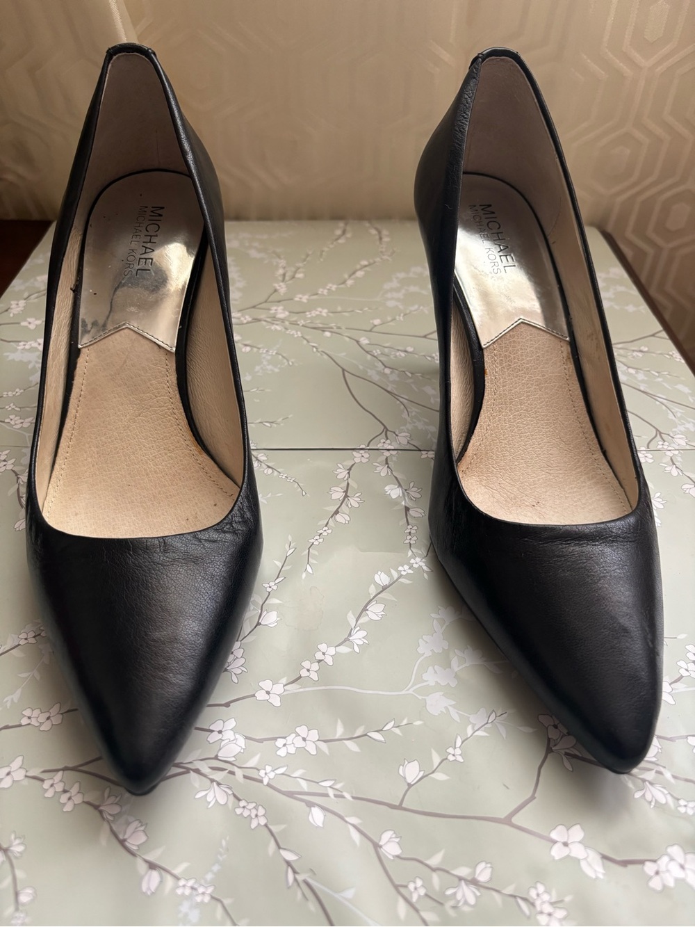 Michael Kors Black Leather Pointed Toe Heels (11).